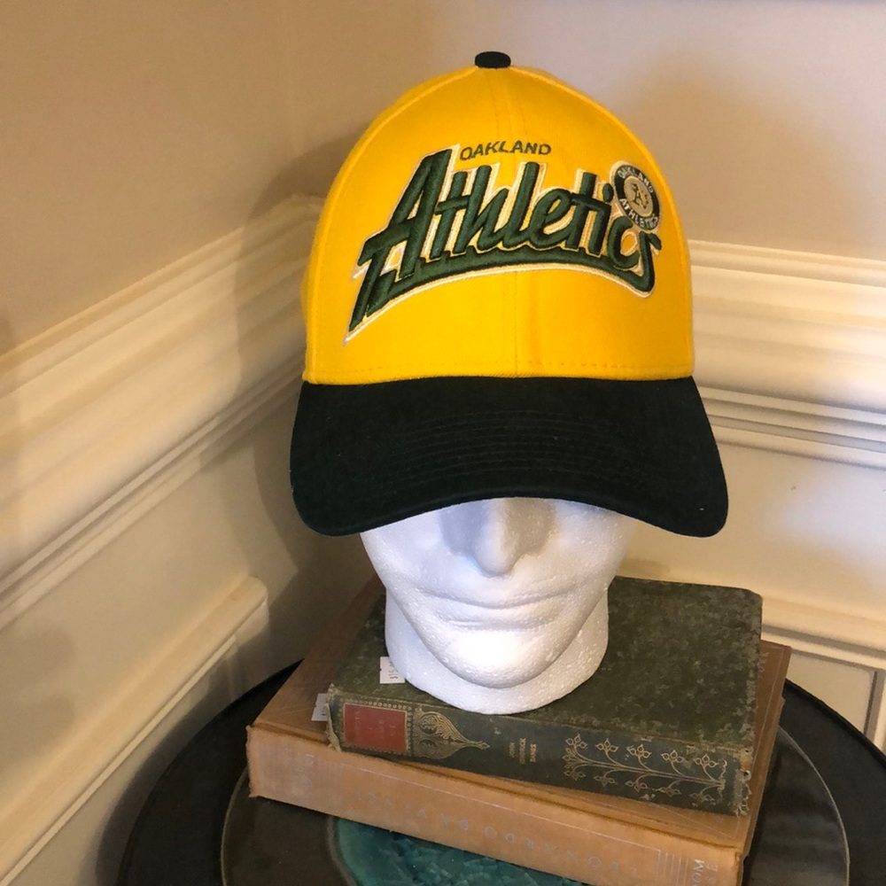Oakland A’s New Era 39Thirty baseball hat gold green Small/med MLB Genuine Merch